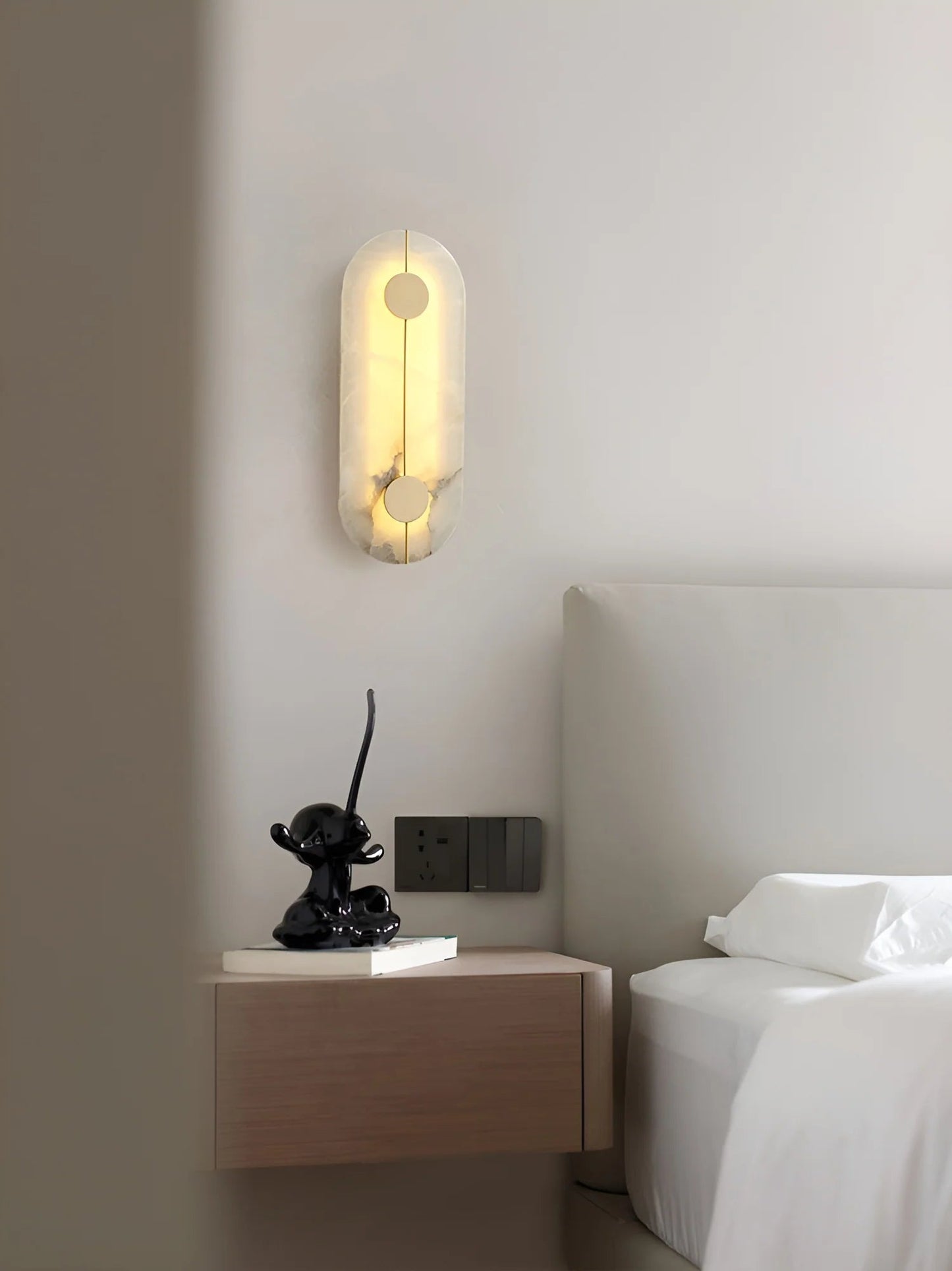 Lennar Visual_Artistic Brass Alabaster Wall Lamp