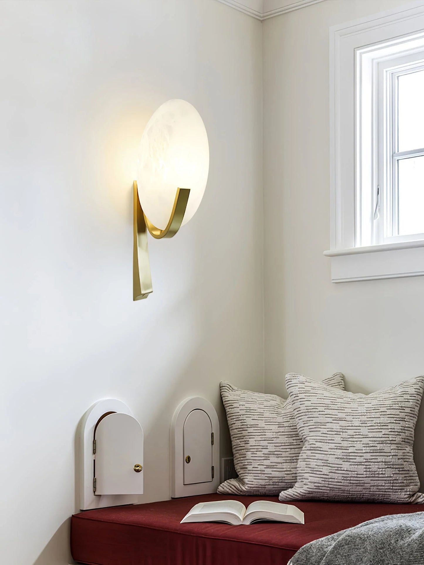 Wall LampLuxury Alice Alabaster Wall LampDia 20cm x H 50cm / ∅ 7.9″ x H 19.7″Gold & WhiteLennar Visual