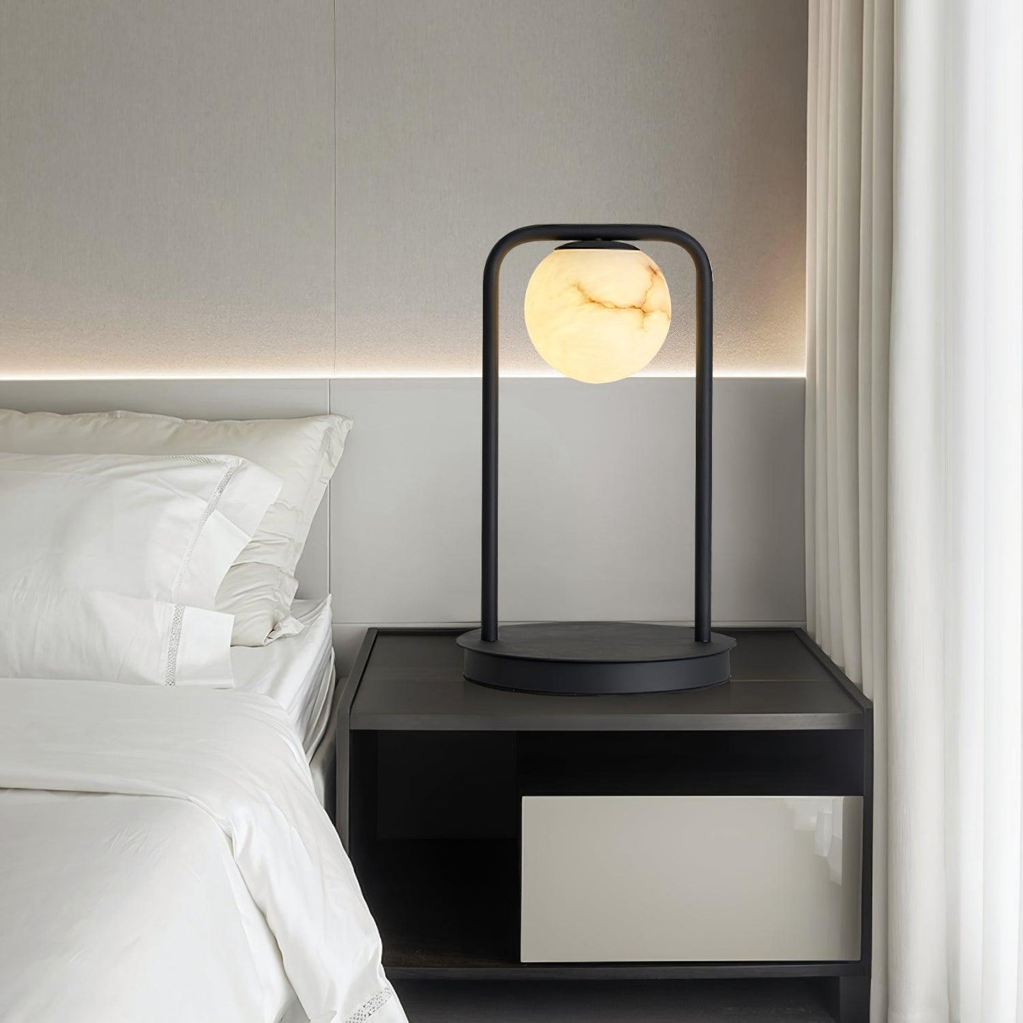 Table LampRebirth Table LampDia 20cm x H 38cm / ∅ 7.9″ x H 14.9″Black & White AlabasterLennar Visual