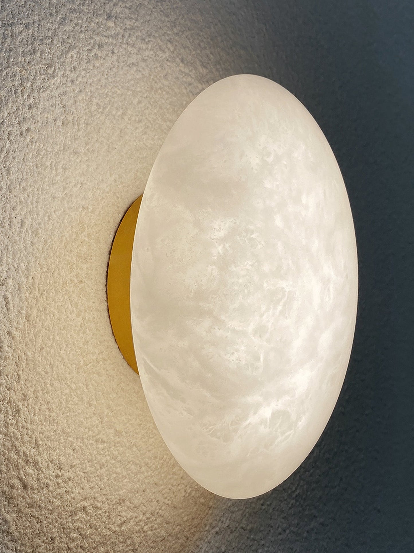 Wall LampSpanish marble wall lampDia 20cm x W 8.5cm / ∅ 7.9″ x W 3.3″Brass & WhiteLennar Visual
