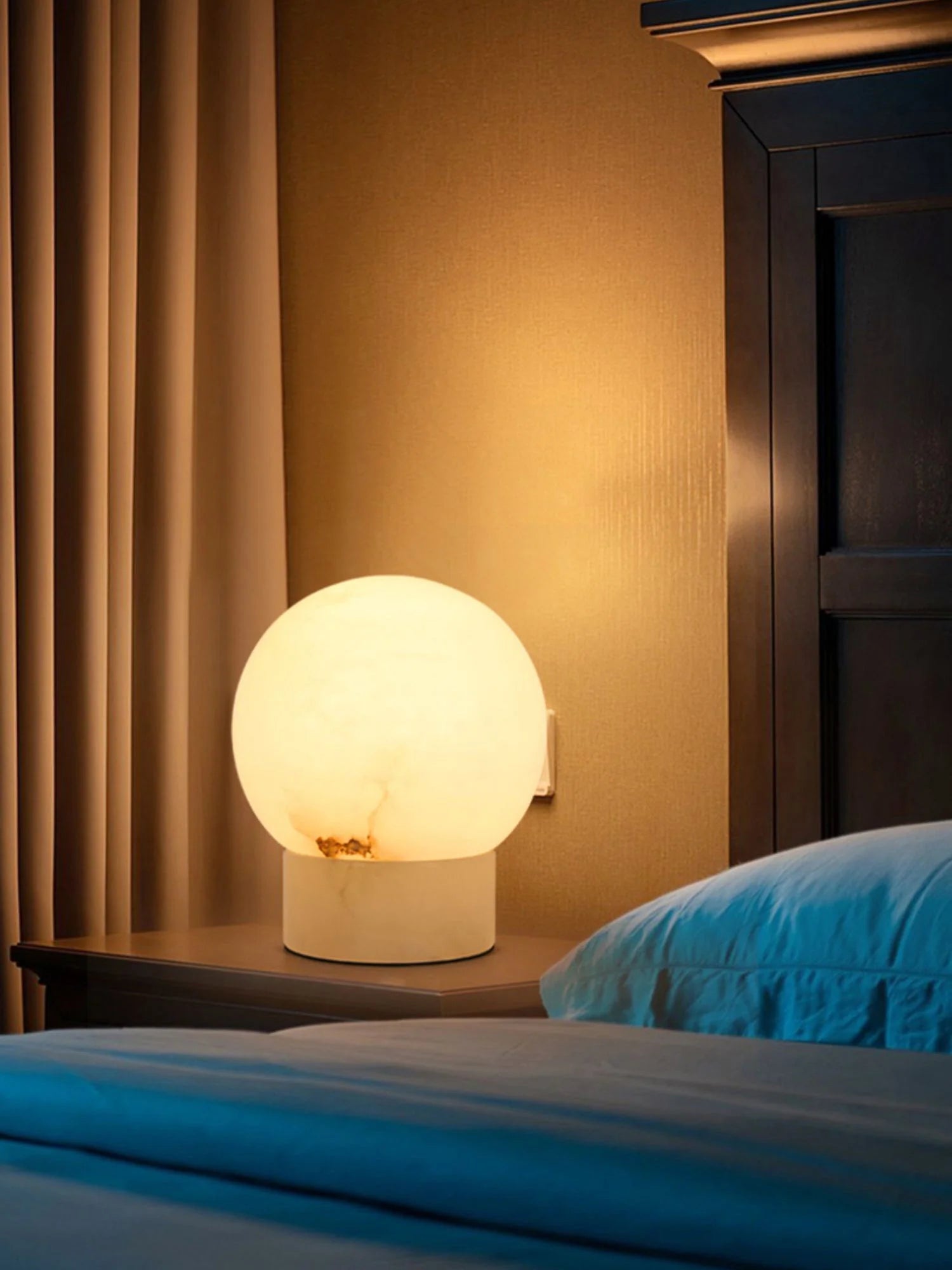 Lennar Visual_Alabaster Athena Ball Table Lamp