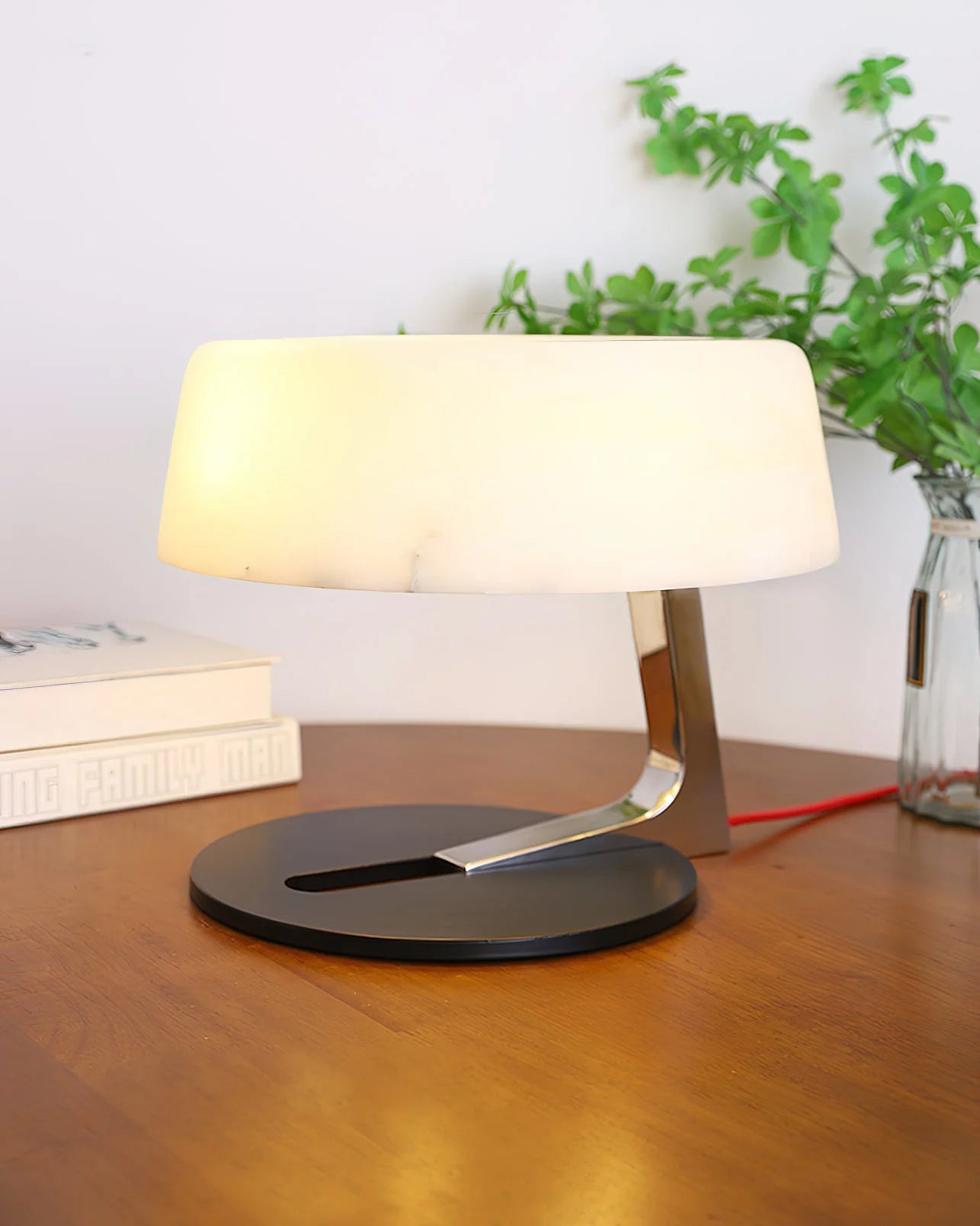 Lennar Visual_Alabaster Comete Table Lamp