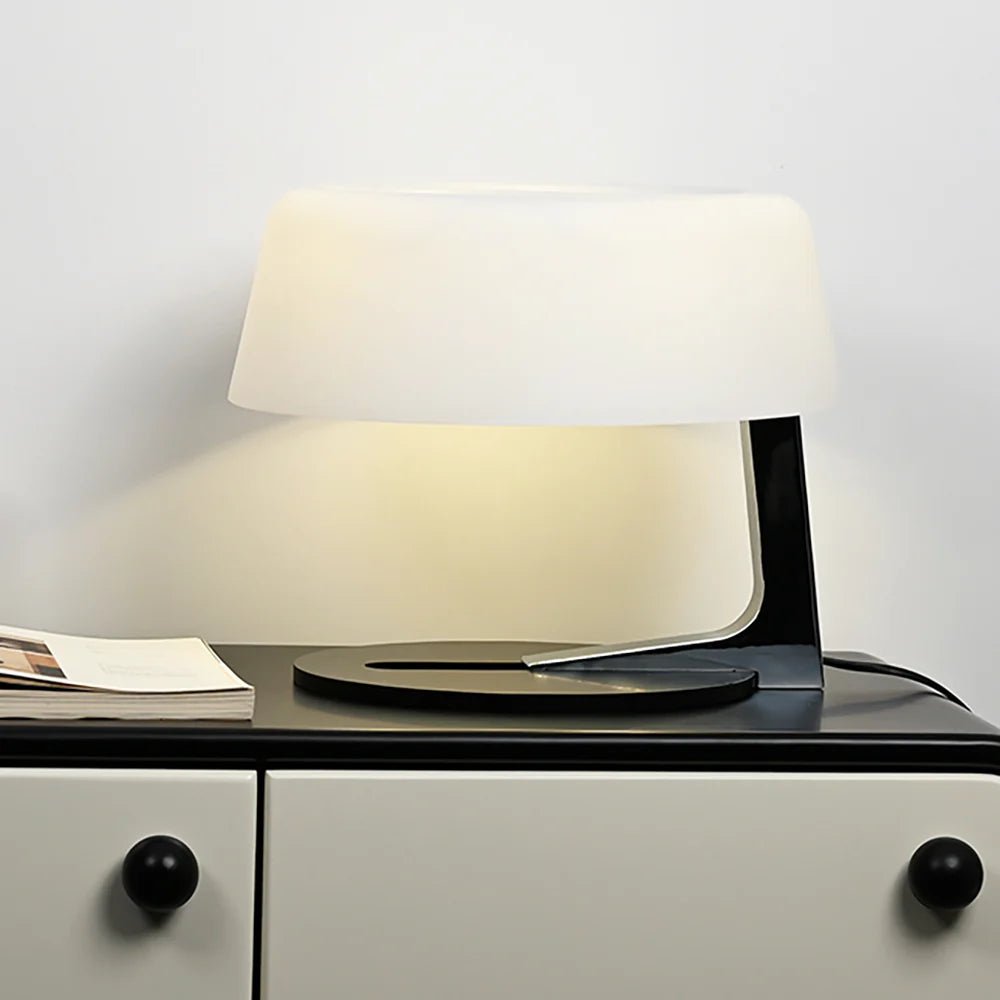 Lennar Visual_Alabaster Comete Table Lamp