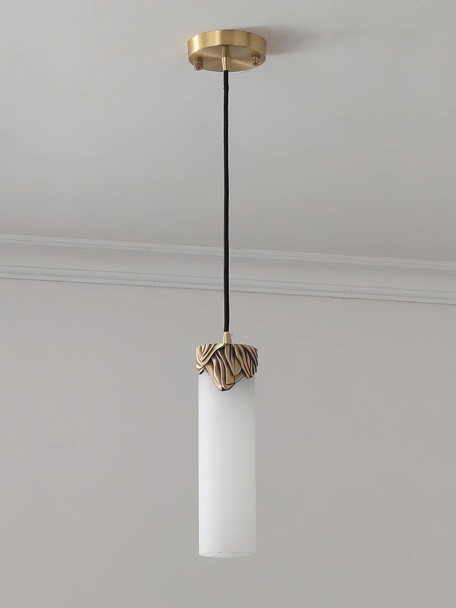 Lennar Visual_Alabaster Cylindrical Dansani Lyra Pendant Light