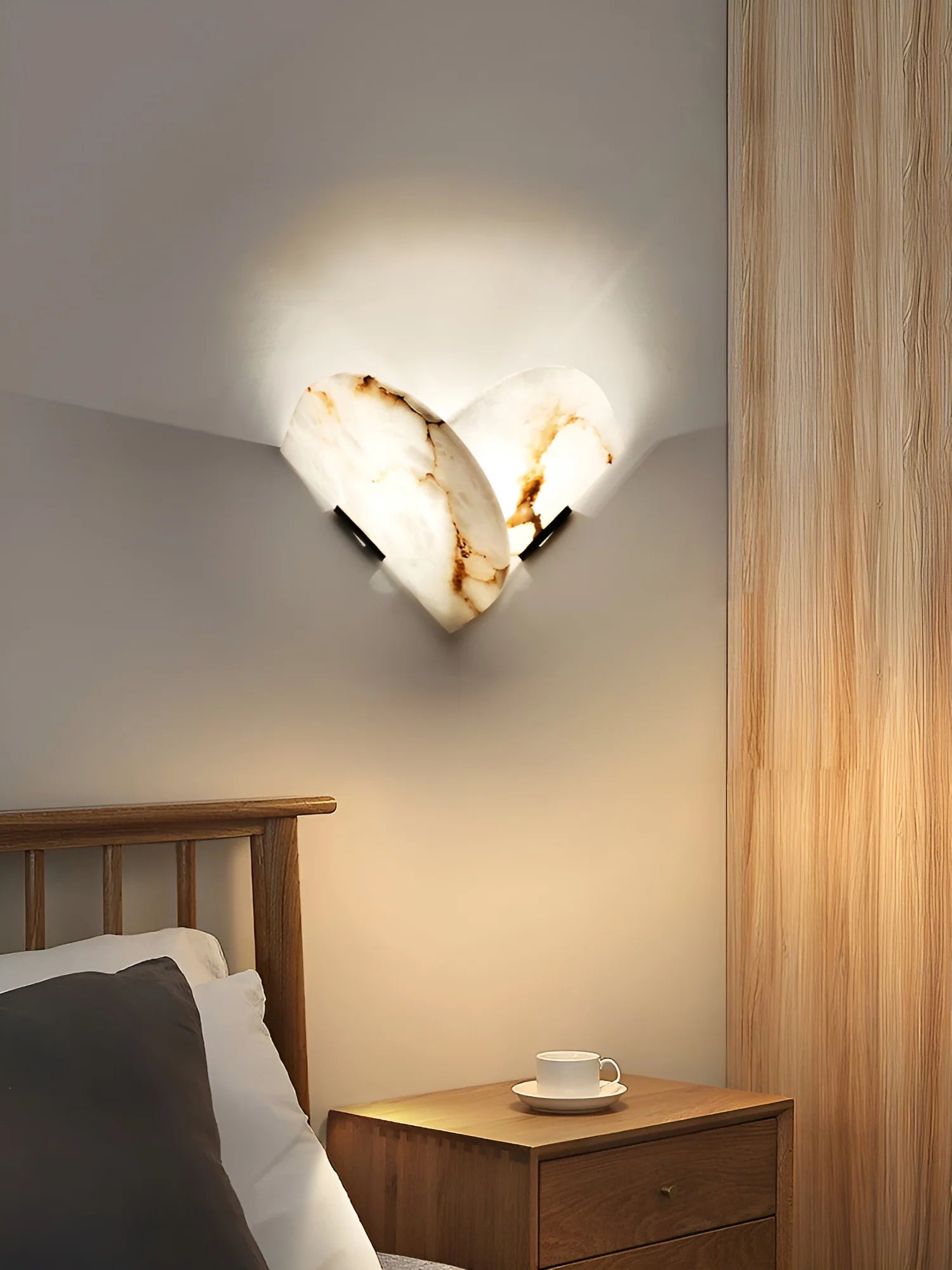 Lennar Visual_Alabaster Fly Gaby Wall Lamp