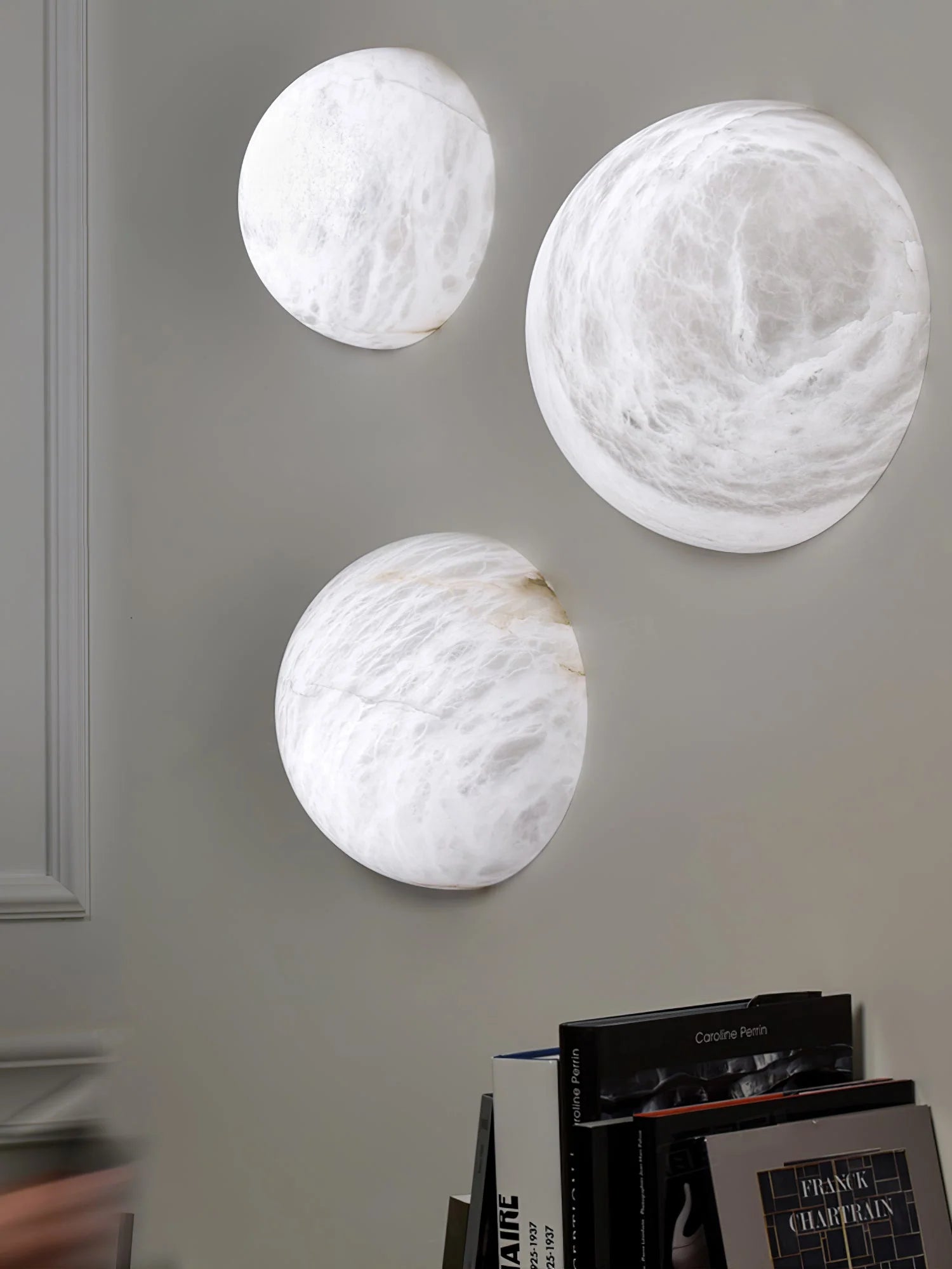 Lennar Visual_Alabaster Pebble White Wall Lamp