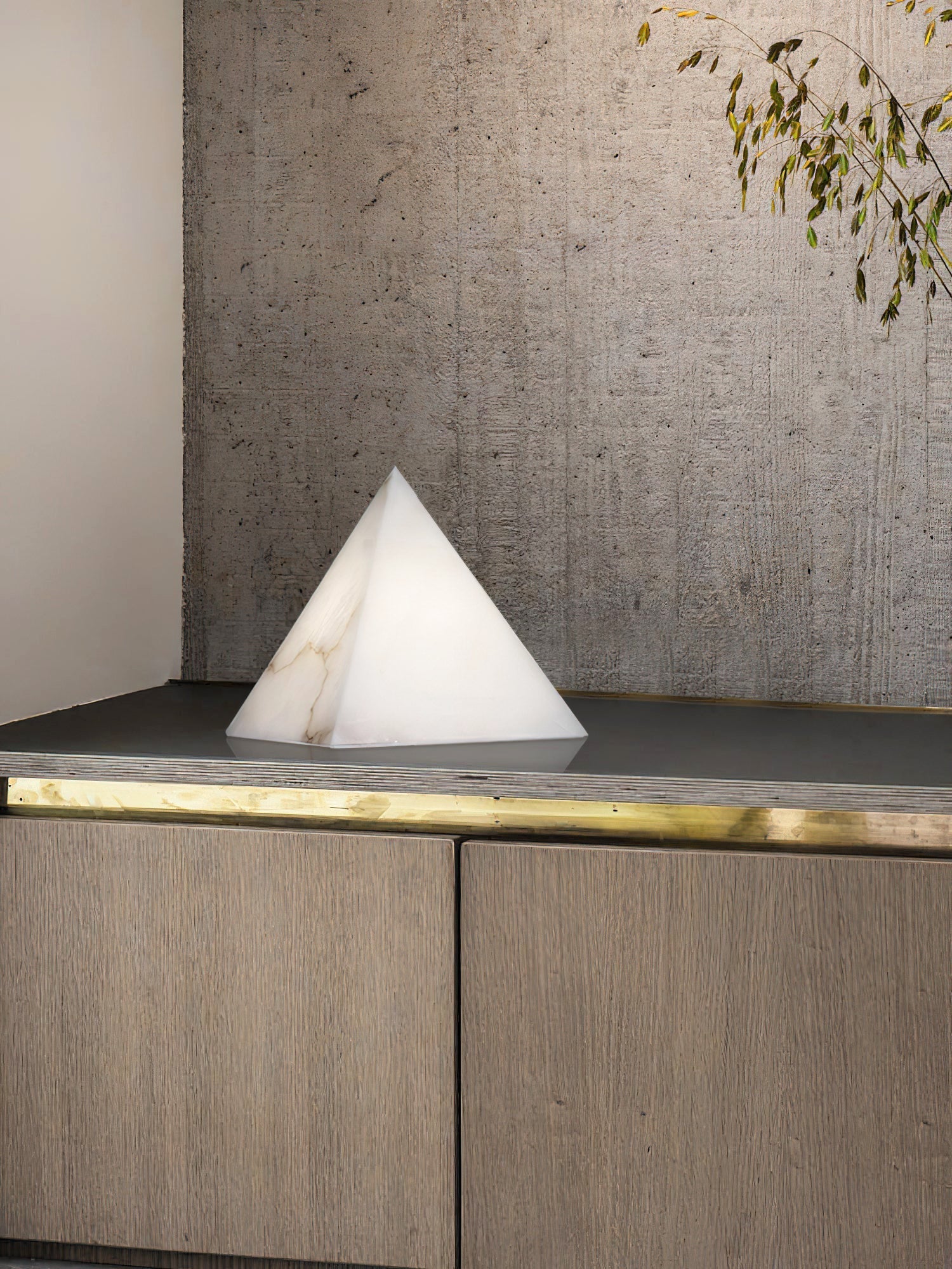 Lennar Visual_Alabaster Pyramid Table Lamp