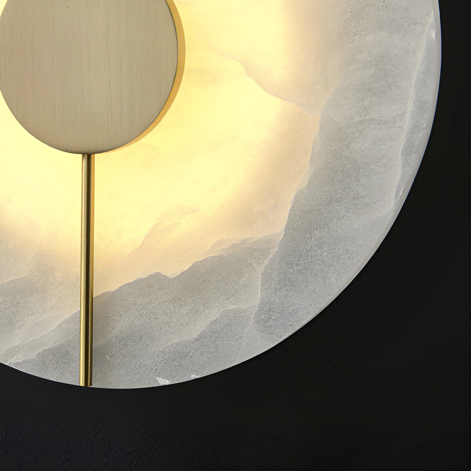 Lennar Visual_Artistic Brass Alabaster Wall Lamp