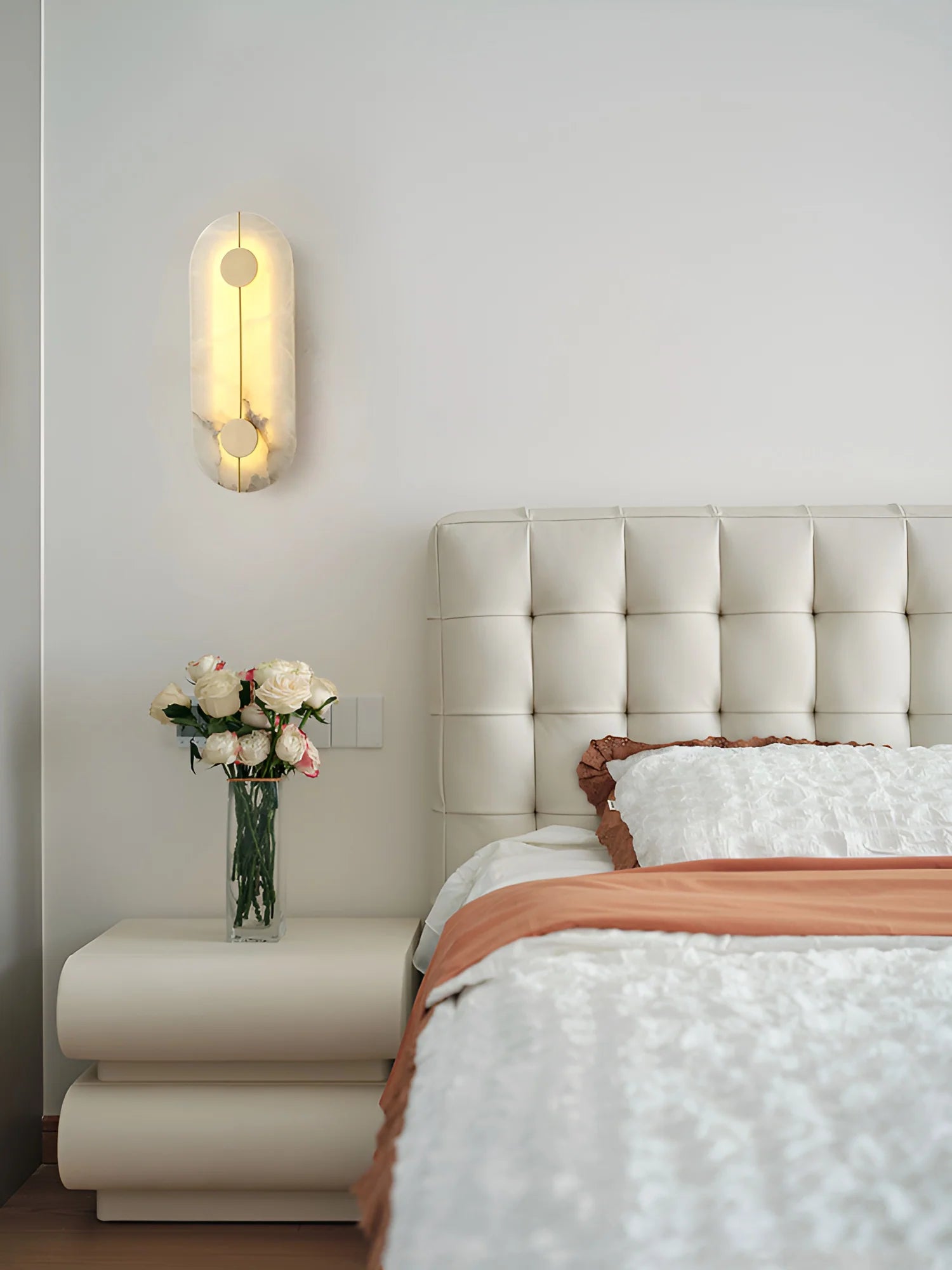 Lennar Visual_Artistic Brass Alabaster Wall Lamp