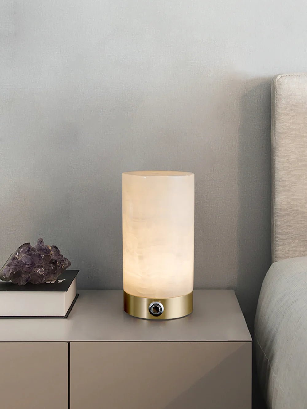 Lennar Visual_Cylindrical Totem Alabaster Table Lamp