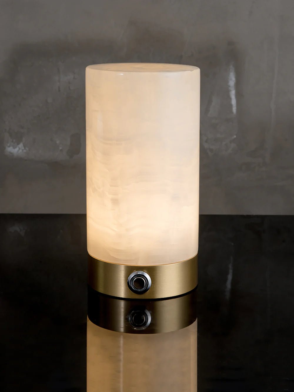 Lennar Visual_Cylindrical Totem Alabaster Table Lamp