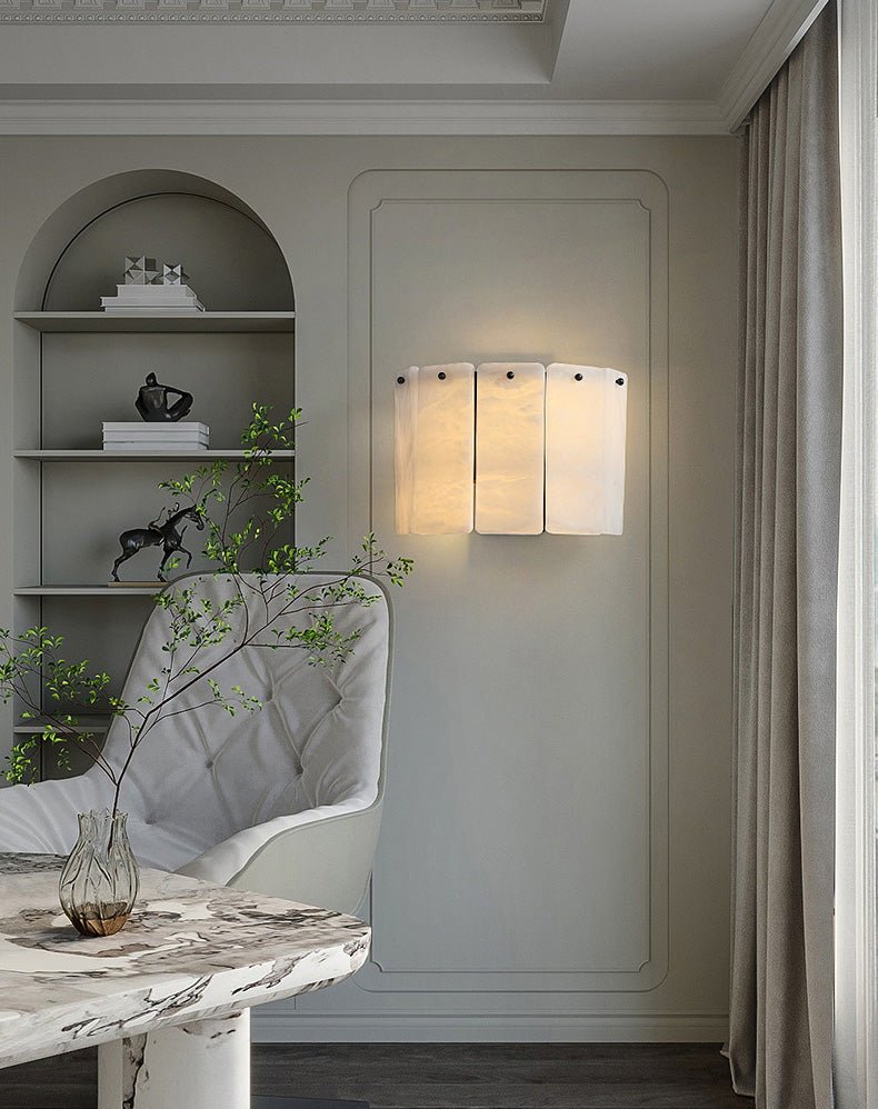 Lennar Visual_Eichholtz blason wall lamp