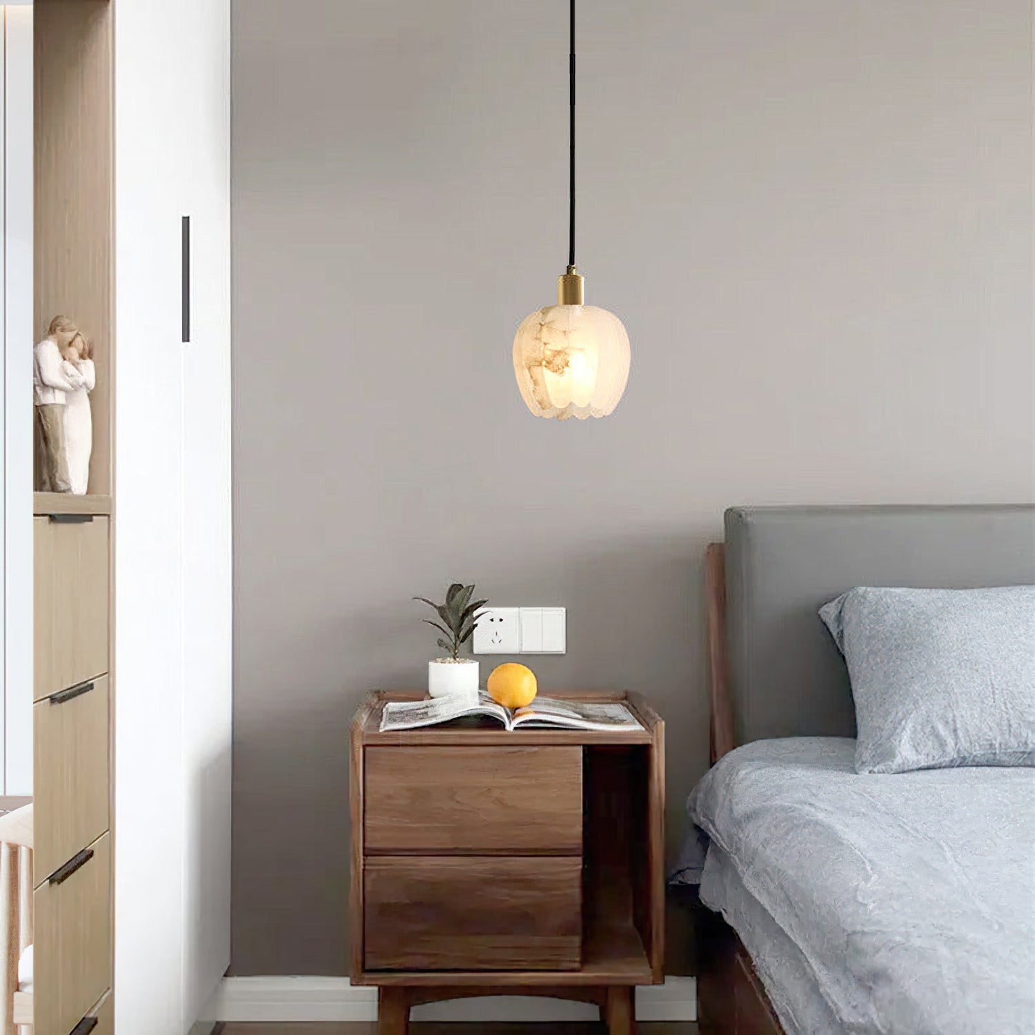 Lennar Visual_Lilin Alabaster Pendant Light