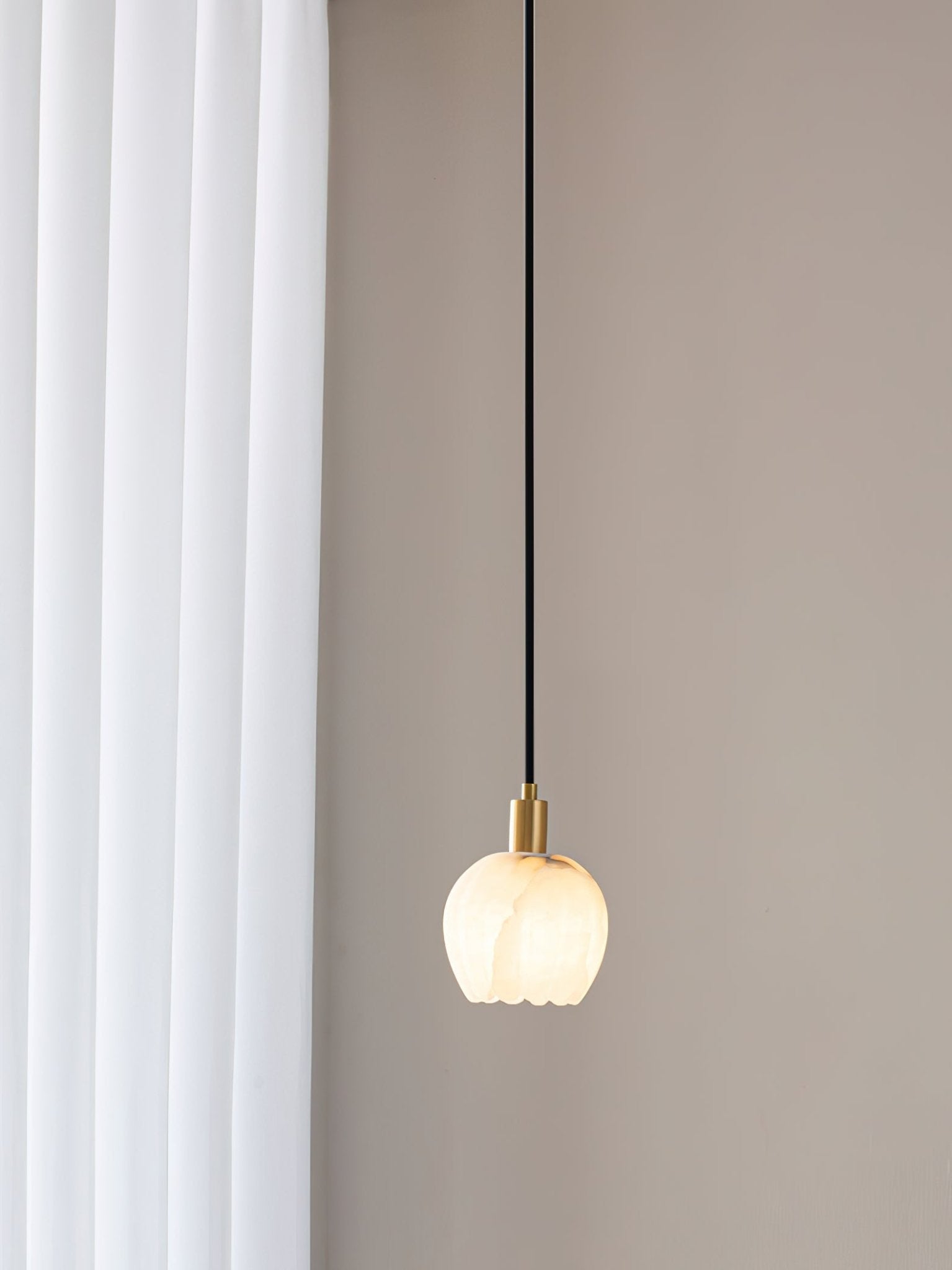 Lennar Visual_Lilin Alabaster Pendant Light