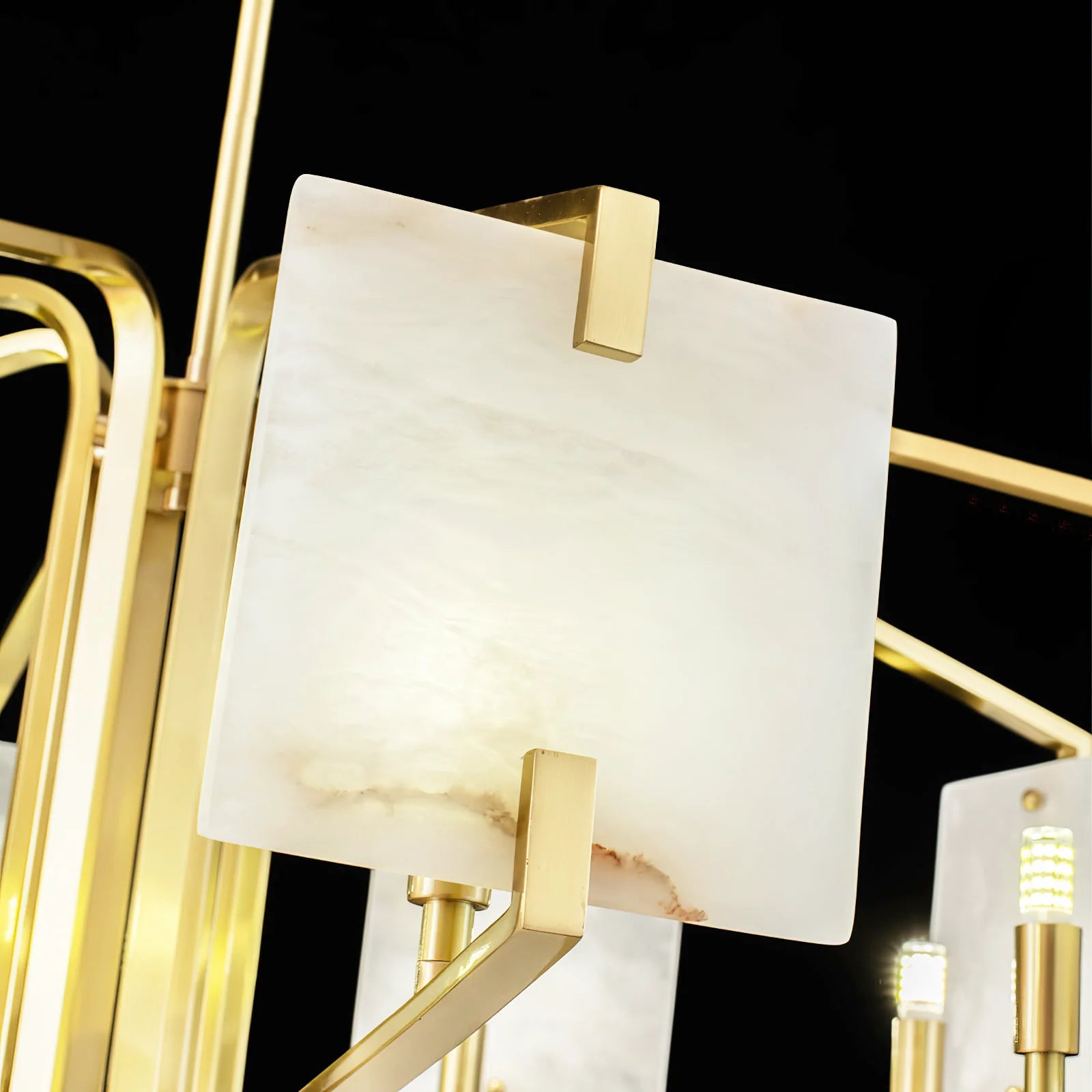 ChandelierLuxury Alabaster Appareil Chandelier5 Heads Size: Dia 40cm x H 45cm / ∅ 15.7″ x H 17.7″Brass & WhiteLennar Visual