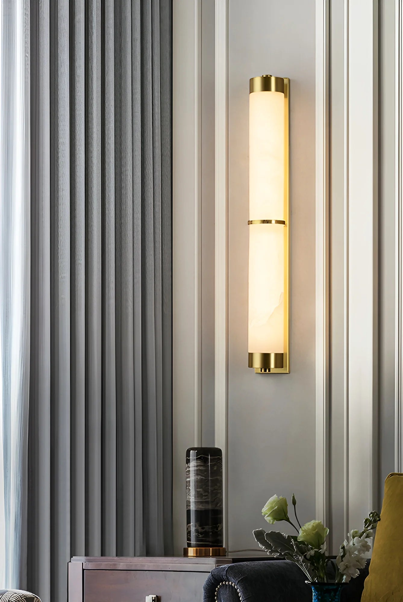 Wall LampModern Cylindra Alabaster Brass Wall LightDia 8cm x H 60cm / ∅ 3.1″ x H 23.6″Gold & WhiteLennar Visual