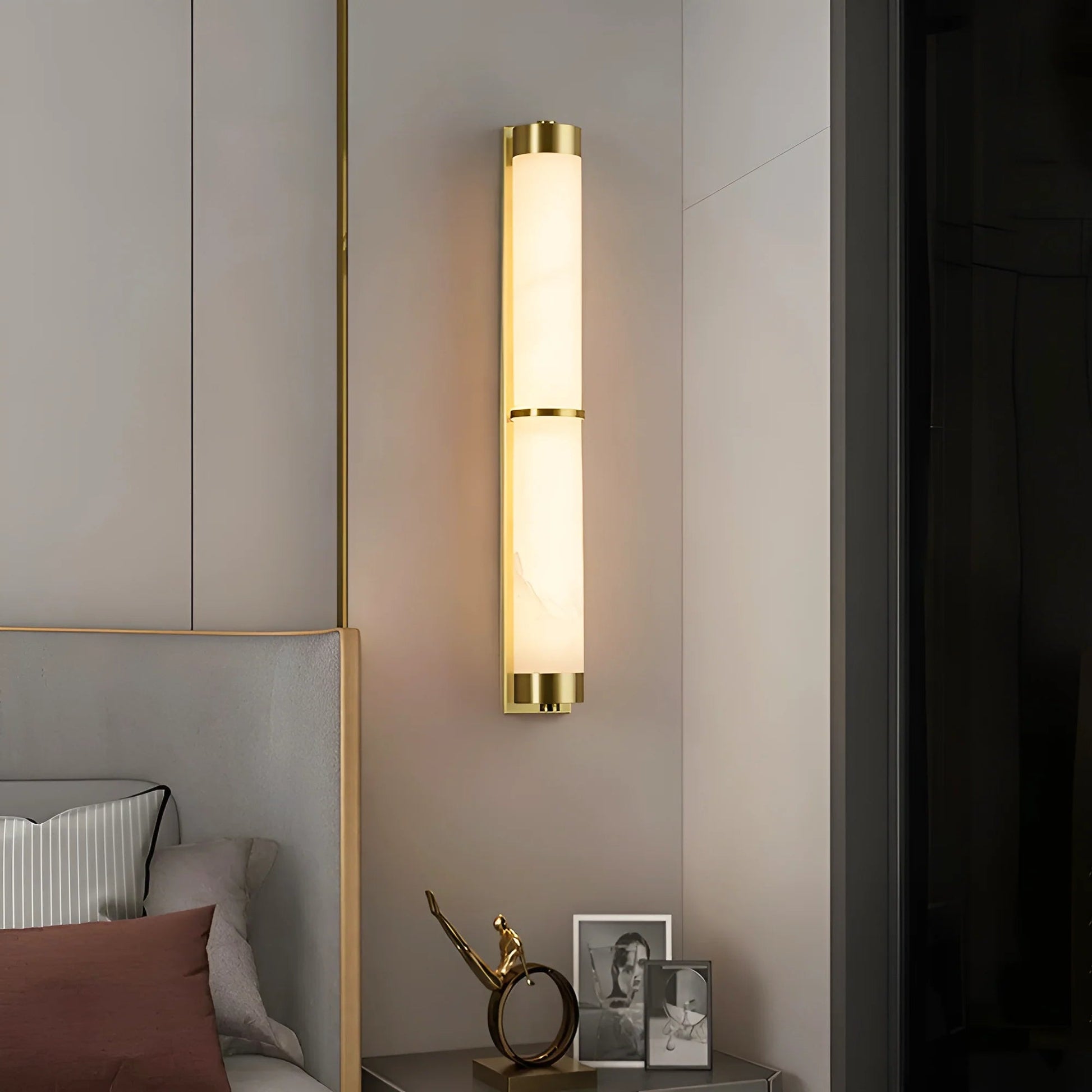 Wall LampModern Cylindra Alabaster Brass Wall LightDia 8cm x H 60cm / ∅ 3.1″ x H 23.6″Black & WhiteLennar Visual