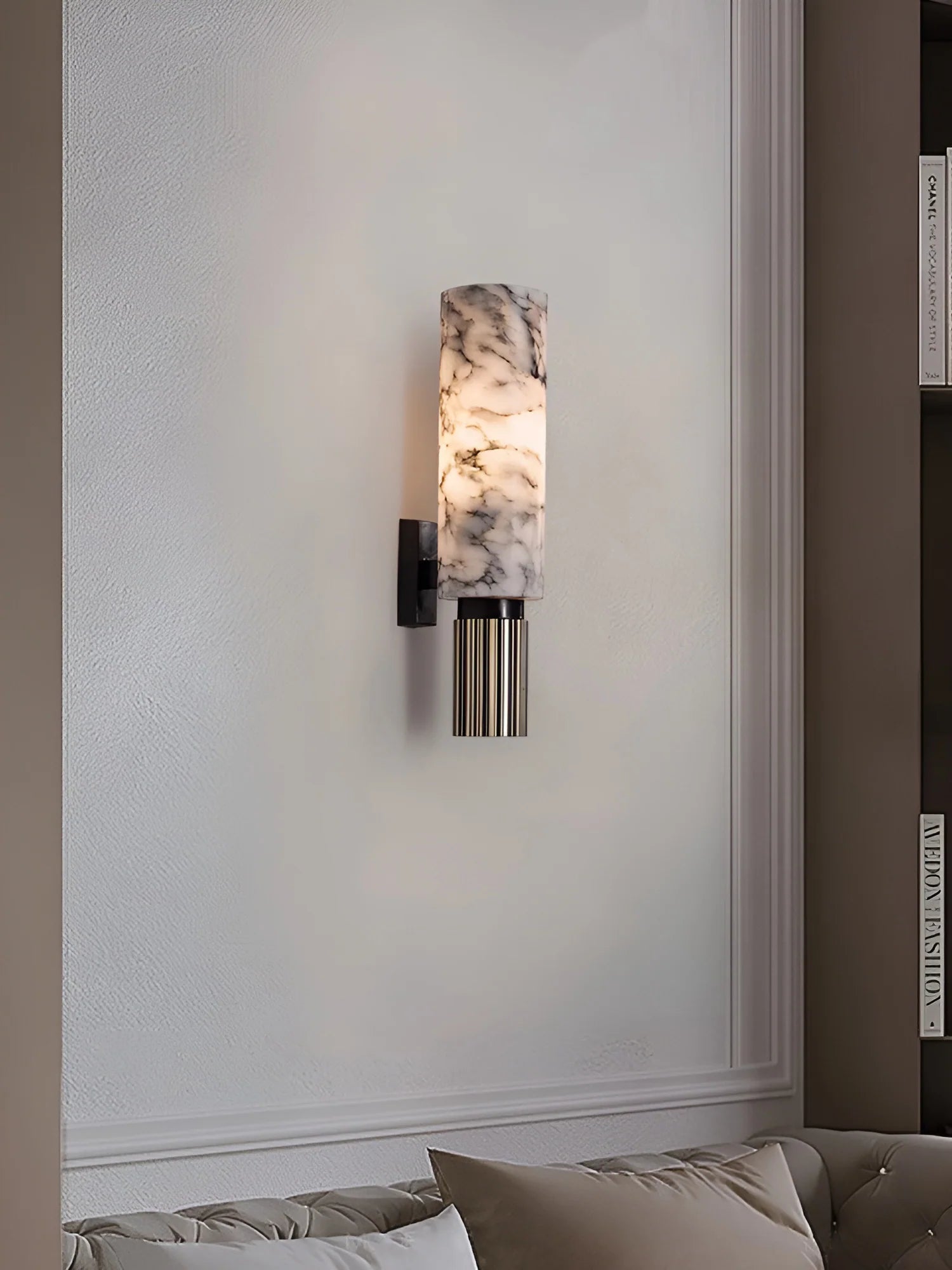 Wall LampModern Riviera Alabaster Wall LampDia 13cm x H 34cm / ∅ 5.1″ x H 13.4″Brass & WhiteLennar Visual