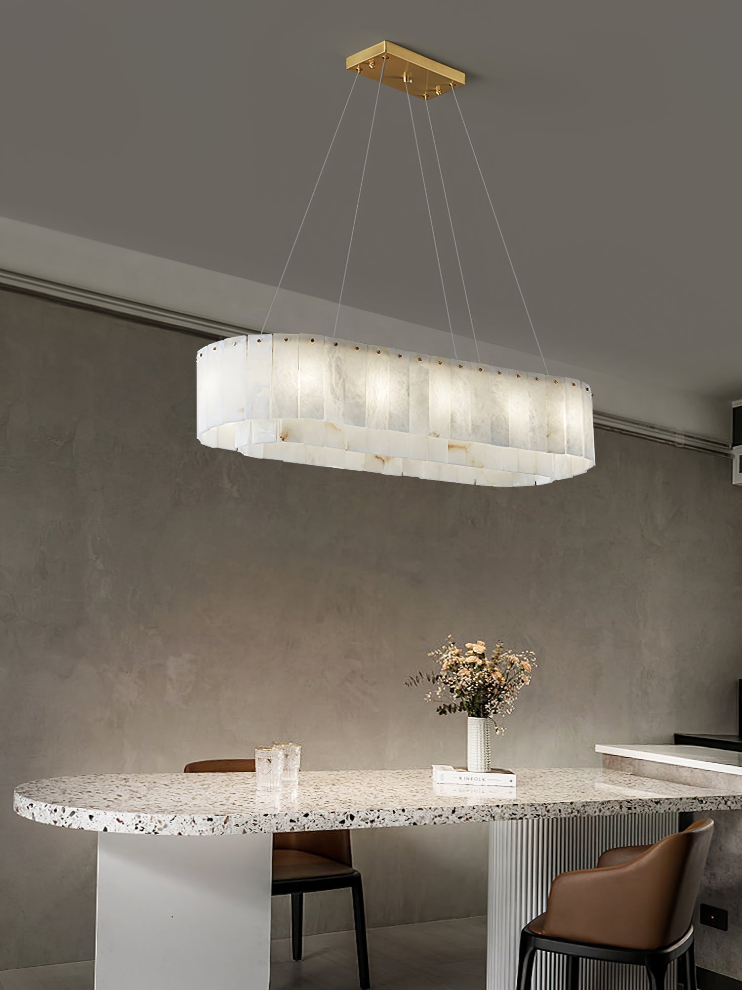 ChandelierPembridge Alabaster ChandelierL 100cm x 35cm x H 20cm / L 39.4″ x L 13.7″ x H 7.9″GoldLennar Visual