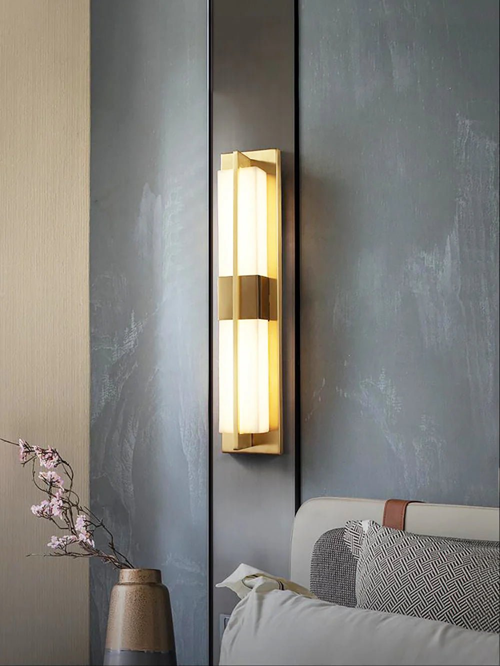 Wall SconceRectangular Alabaster Modern Brass Wall SconceDia 12cm x H 80cm / ∅ 4.7″ x H 31.5″Brass & WhiteLennar Visual