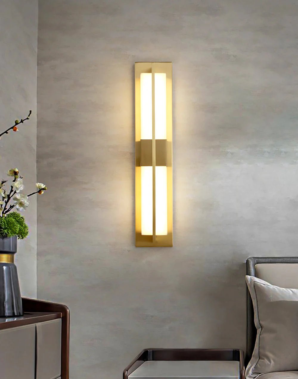 Wall SconceRectangular Alabaster Modern Brass Wall SconceDia 12cm x H 80cm / ∅ 4.7″ x H 31.5″Black & WhiteLennar Visual
