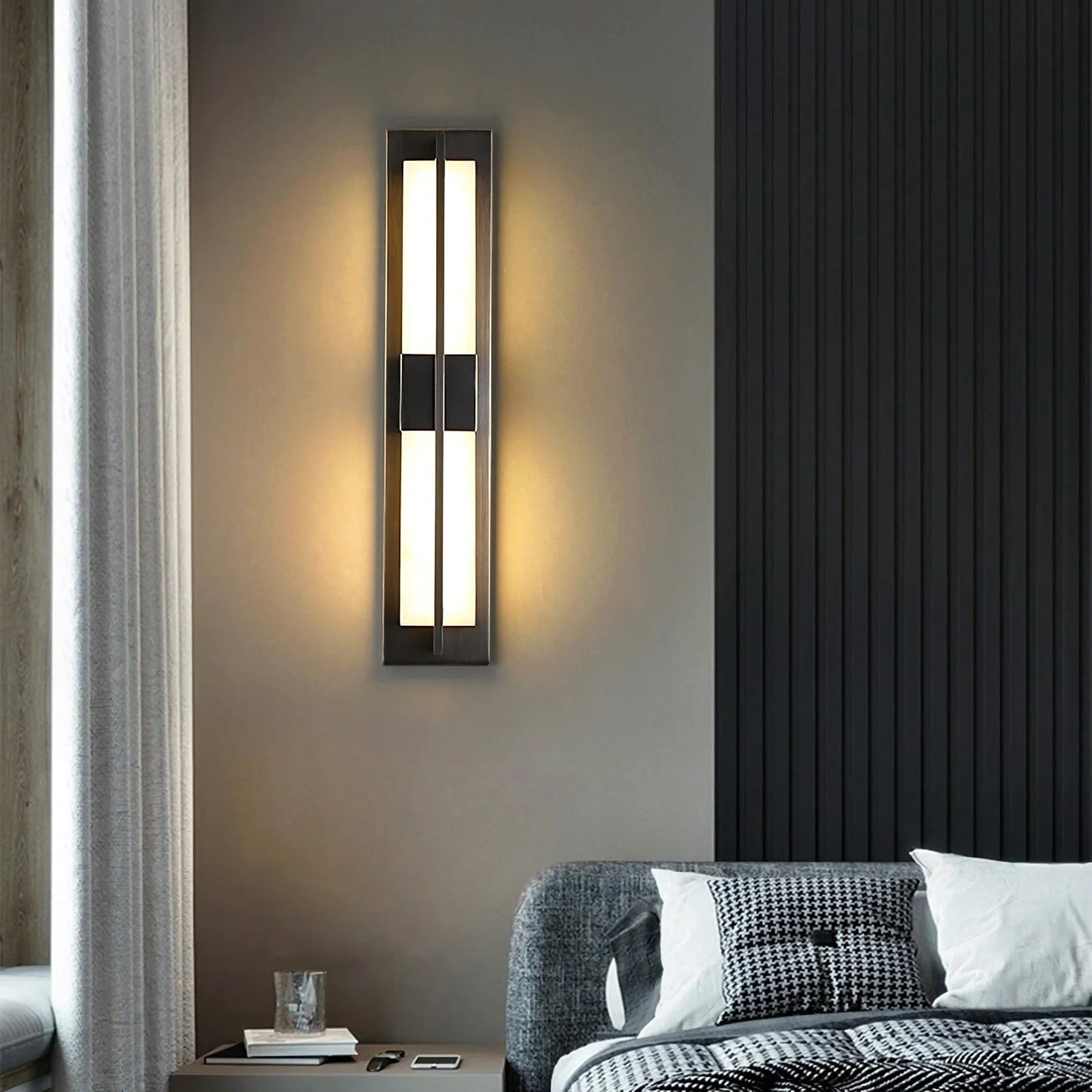 Wall SconceRectangular Alabaster Modern Brass Wall SconceDia 12cm x H 80cm / ∅ 4.7″ x H 31.5″Black & WhiteLennar Visual