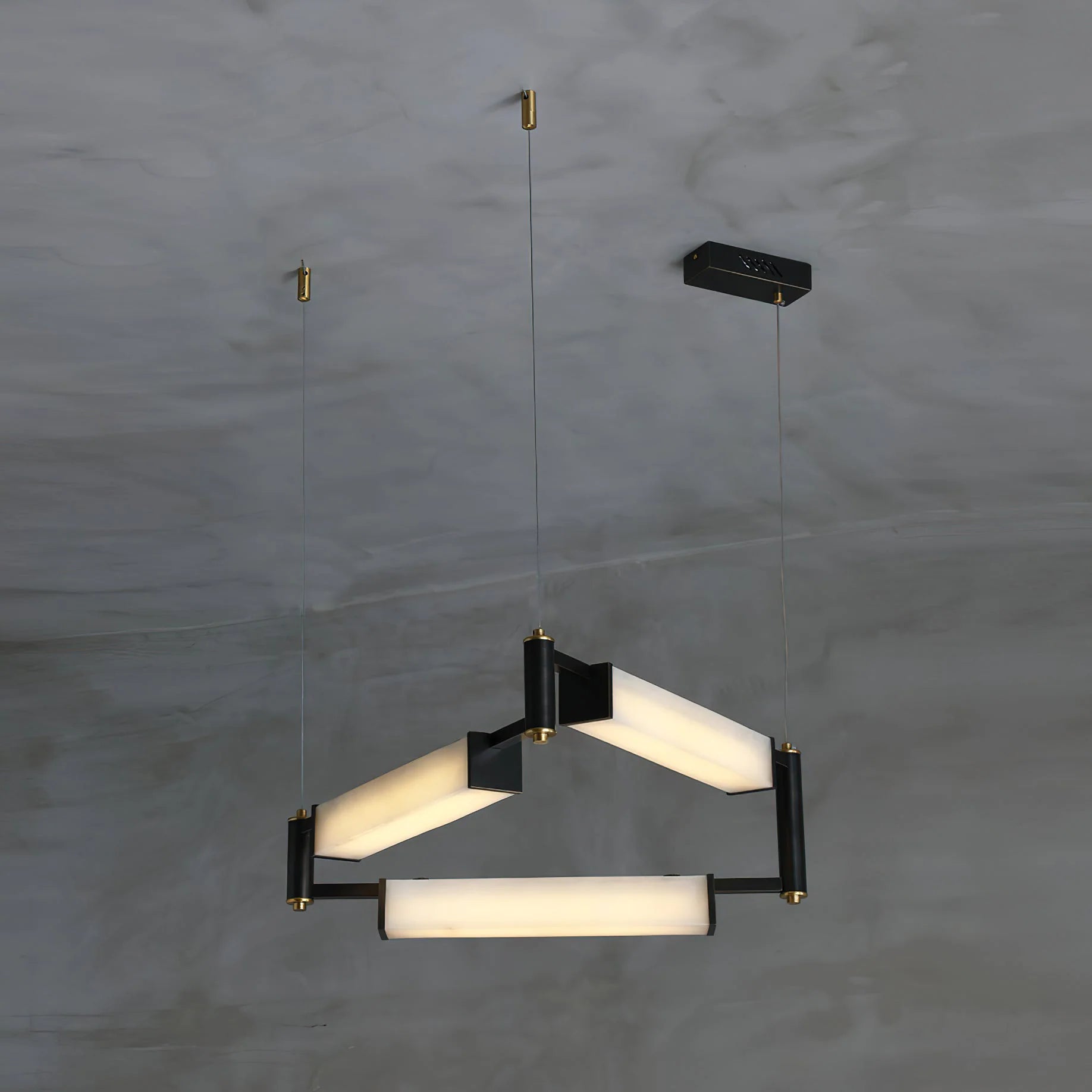 ChandelierResident Alabaster Modern Black ChandelierL 78cm x H 28cm / ∅ 30.7″ x H 11″Brass & WhiteLennar Visual