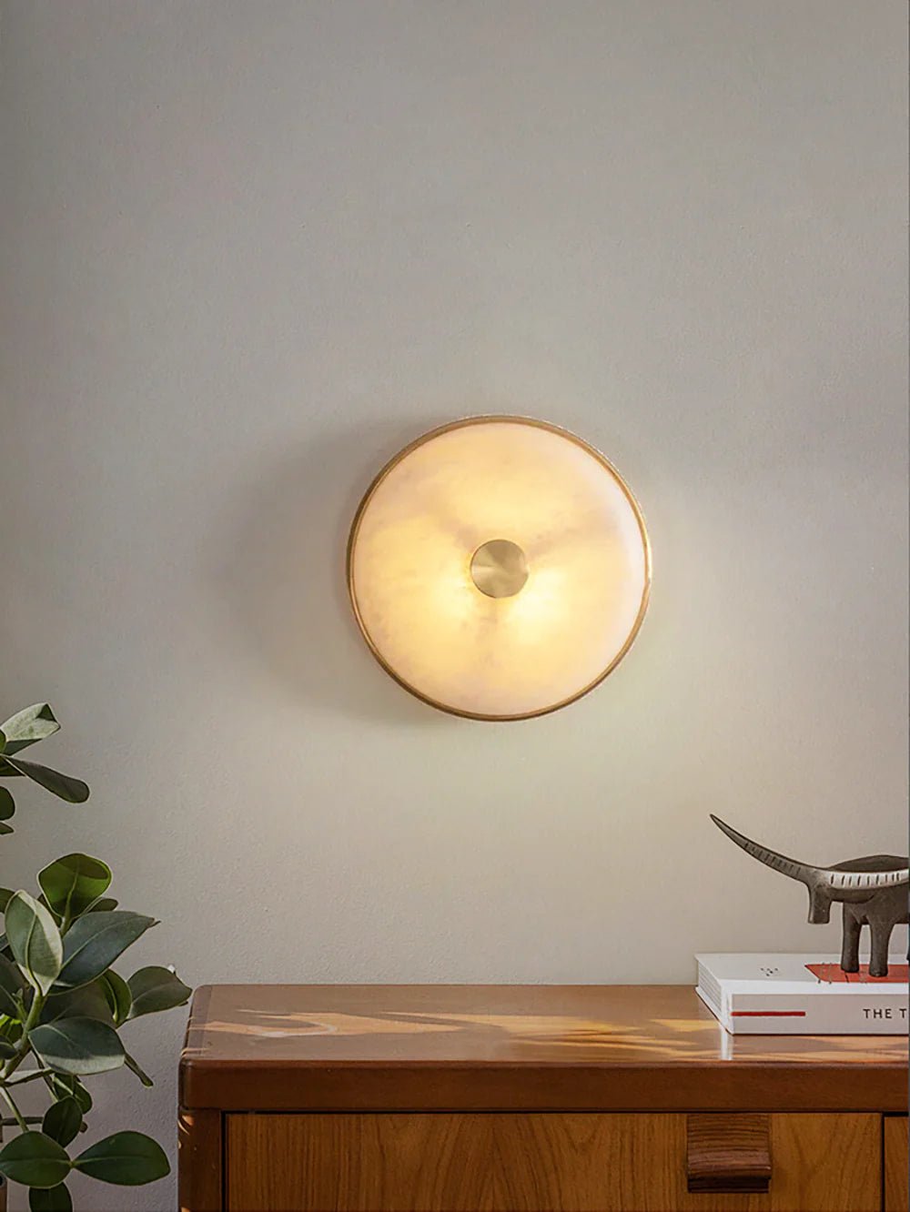 Wall LightRound Beran Alabaster Wall LightDia 26cm / ∅ 10.2″WhiteLennar Visual