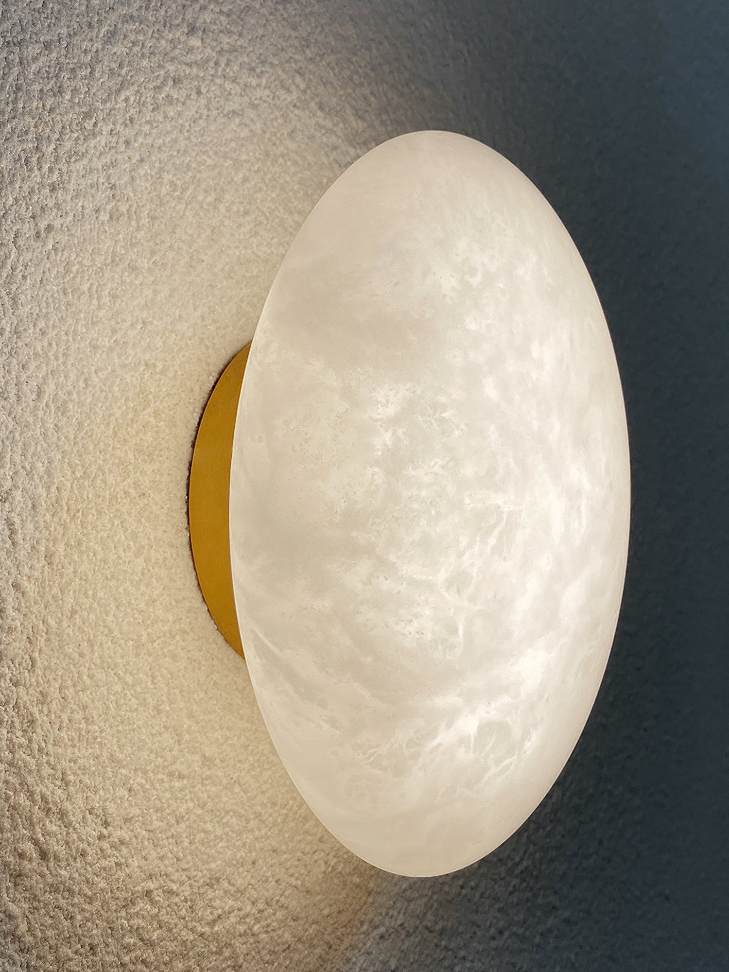 Wall LampSpanish marble wall lampDia 20cm x W 8.5cm / ∅ 7.9″ x W 3.3″Brass & WhiteLennar Visual