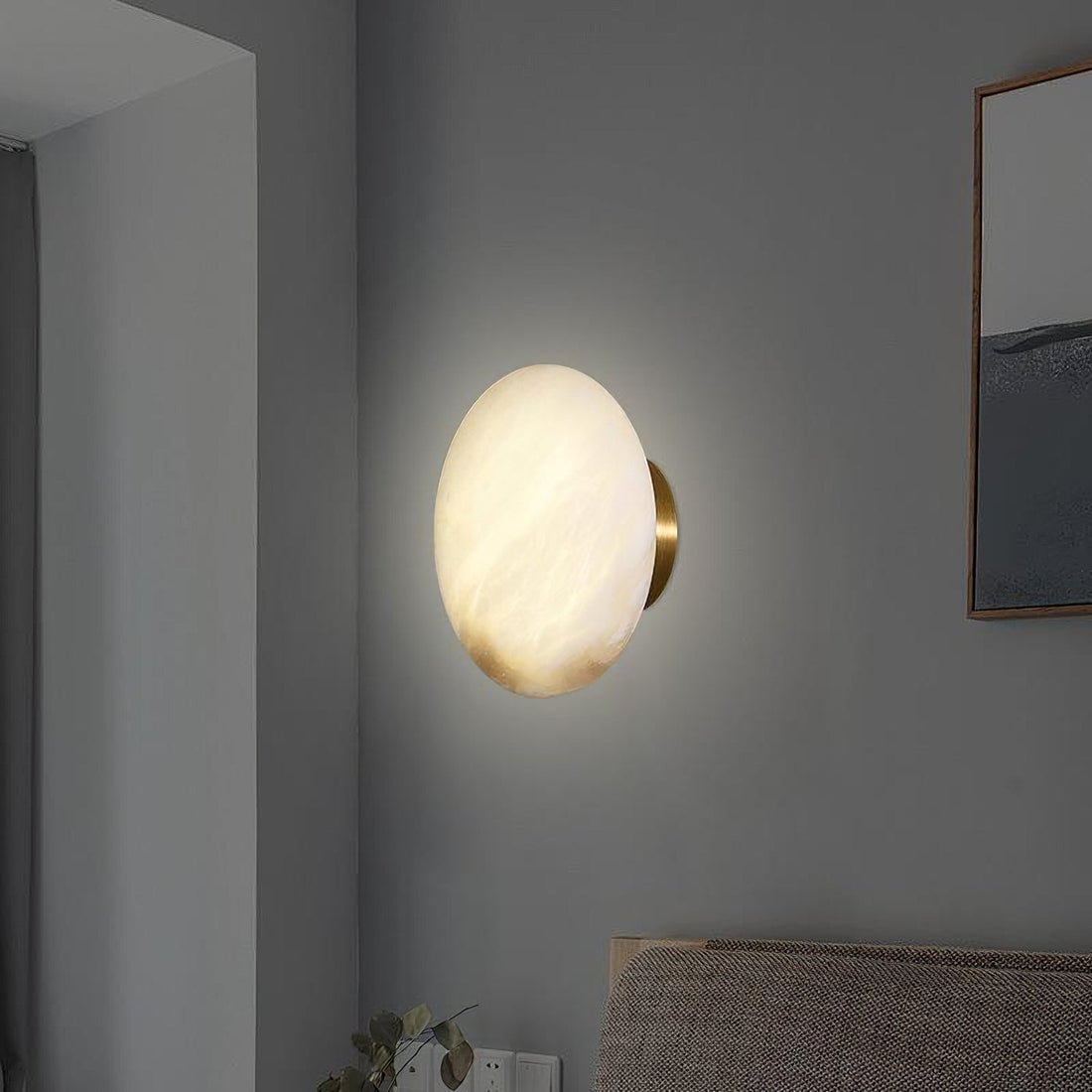 Wall LampSpanish marble wall lampDia 20cm x W 8.5cm / ∅ 7.9″ x W 3.3″Brass & WhiteLennar Visual