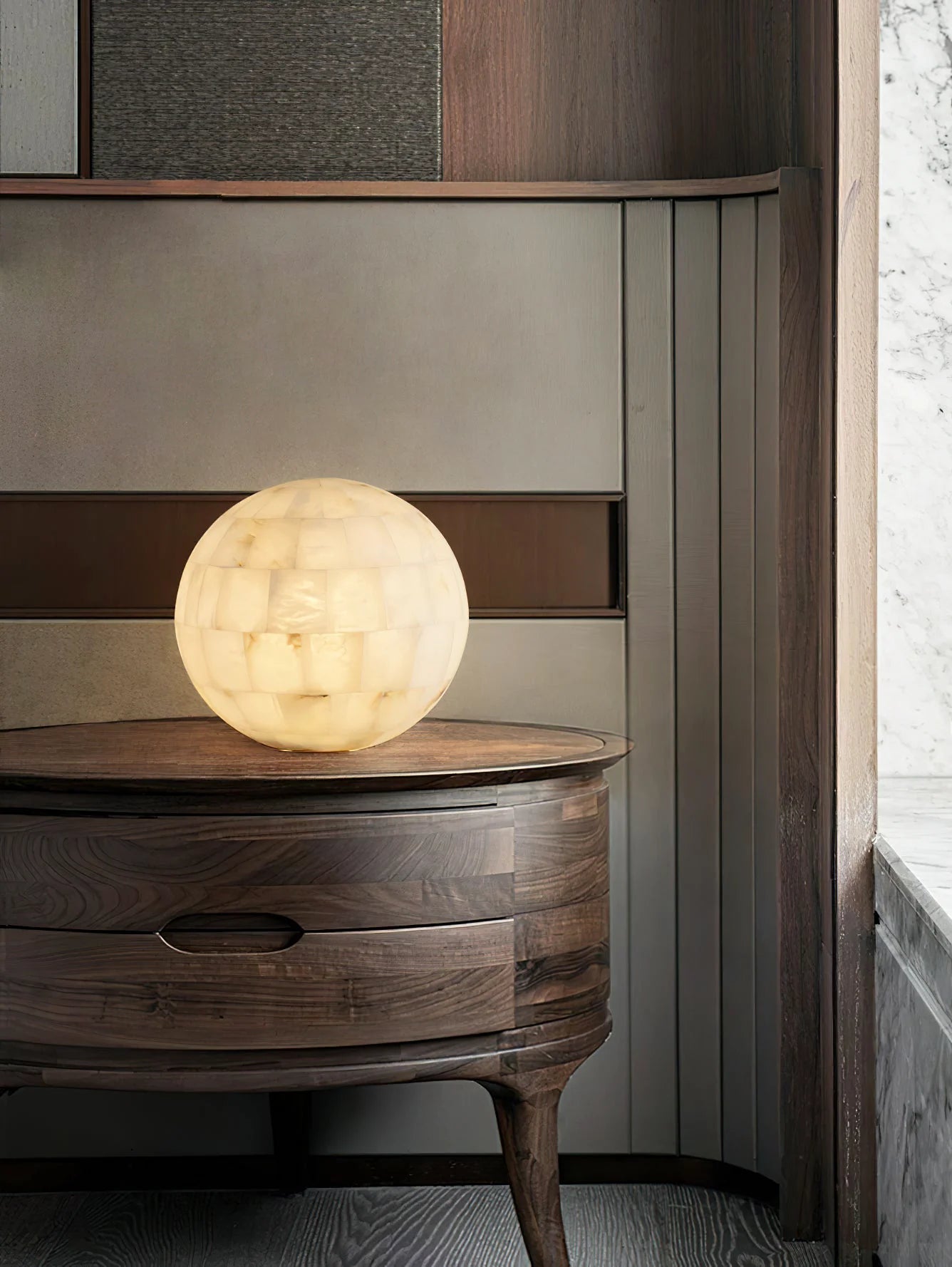 Table LampSpherical Alabaster Ball Table LampDia 28cm x H 28cm / ∅ 11″ x H 11″Brass & WhiteLennar Visual